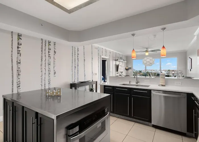 404 Bay Harbor *